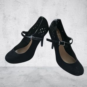 Women's Closed Toe Heels by Madeline Girl Size 8.5